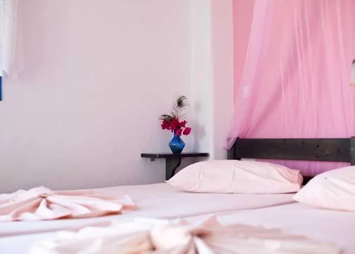 Evi 2* Aliki (Paros)